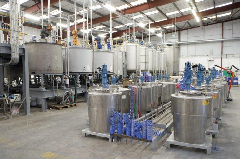 Diferencias entre pinturas industriales y pinturas decorativas